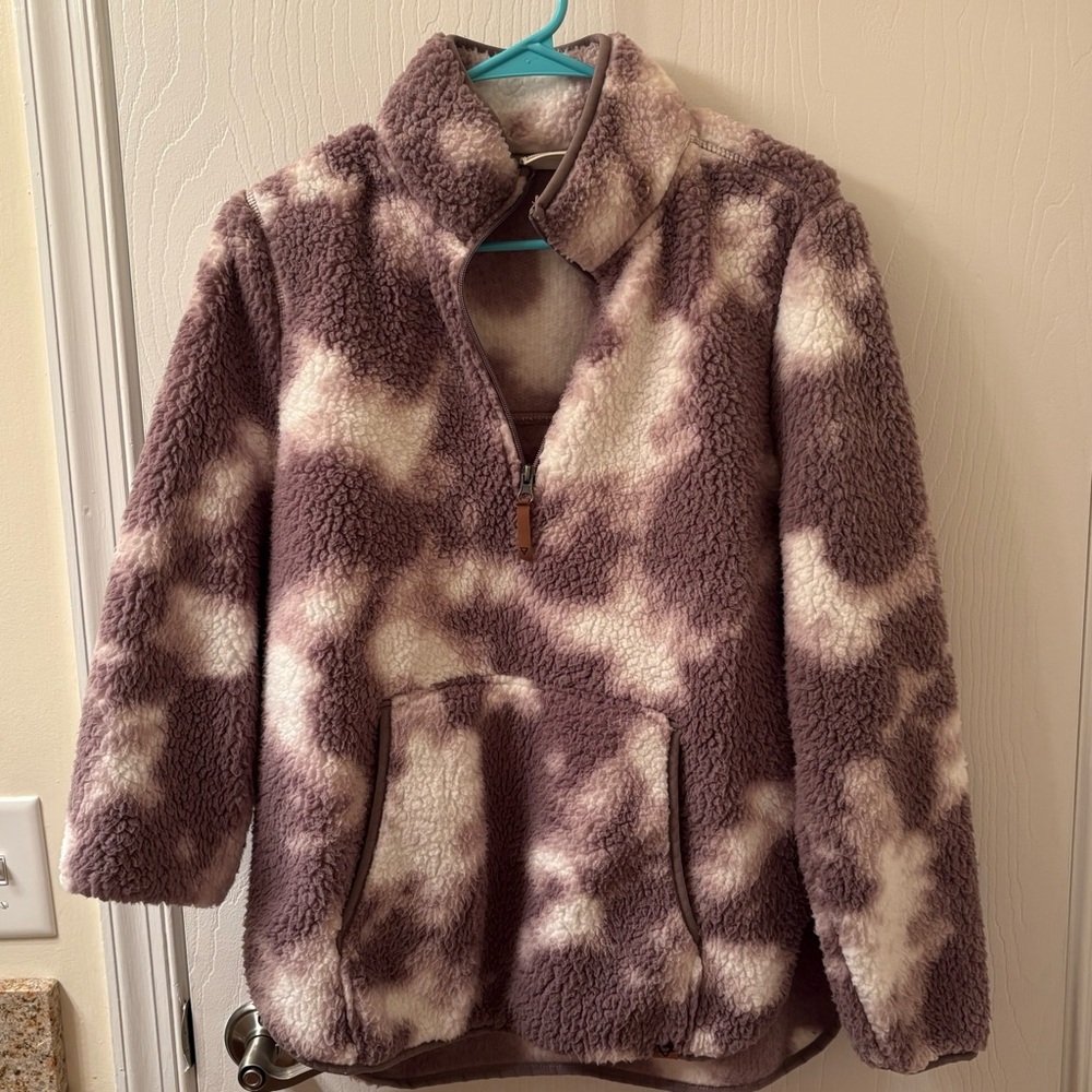 Life Integrity Earth Women's Large Purple and White Fluffy Pullover Fleece